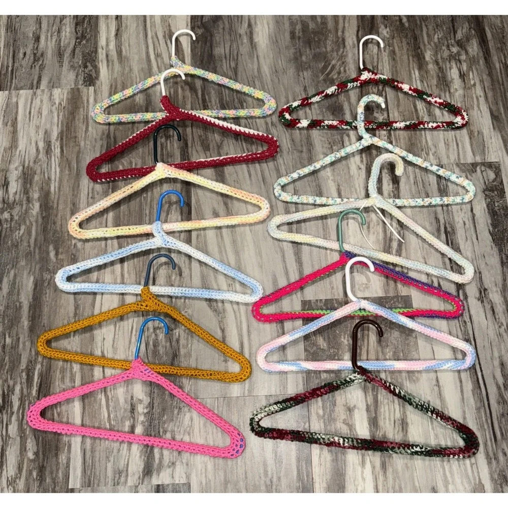 12 Vintage Retro handmade Yarn Crochet Plastic hangers Home Decor Organization
